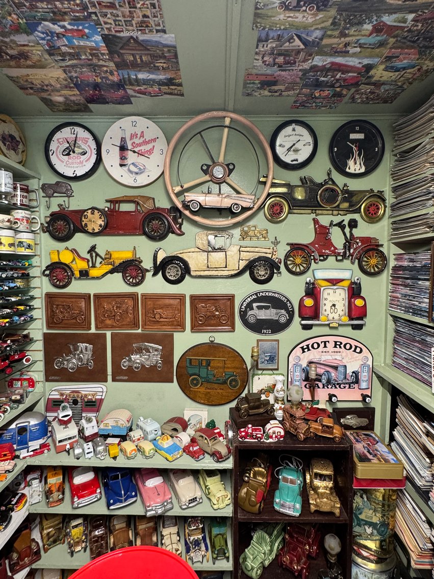 Image for Hot Rod Heaven Featuring Cars, Parts, Tools & Collectibles