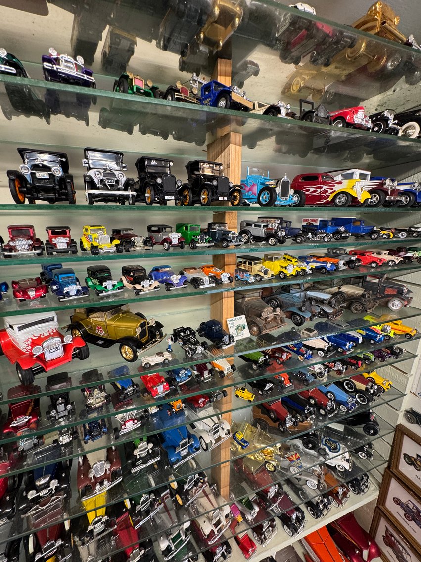 Image for Hot Rod Heaven Featuring Cars, Parts, Tools & Collectibles