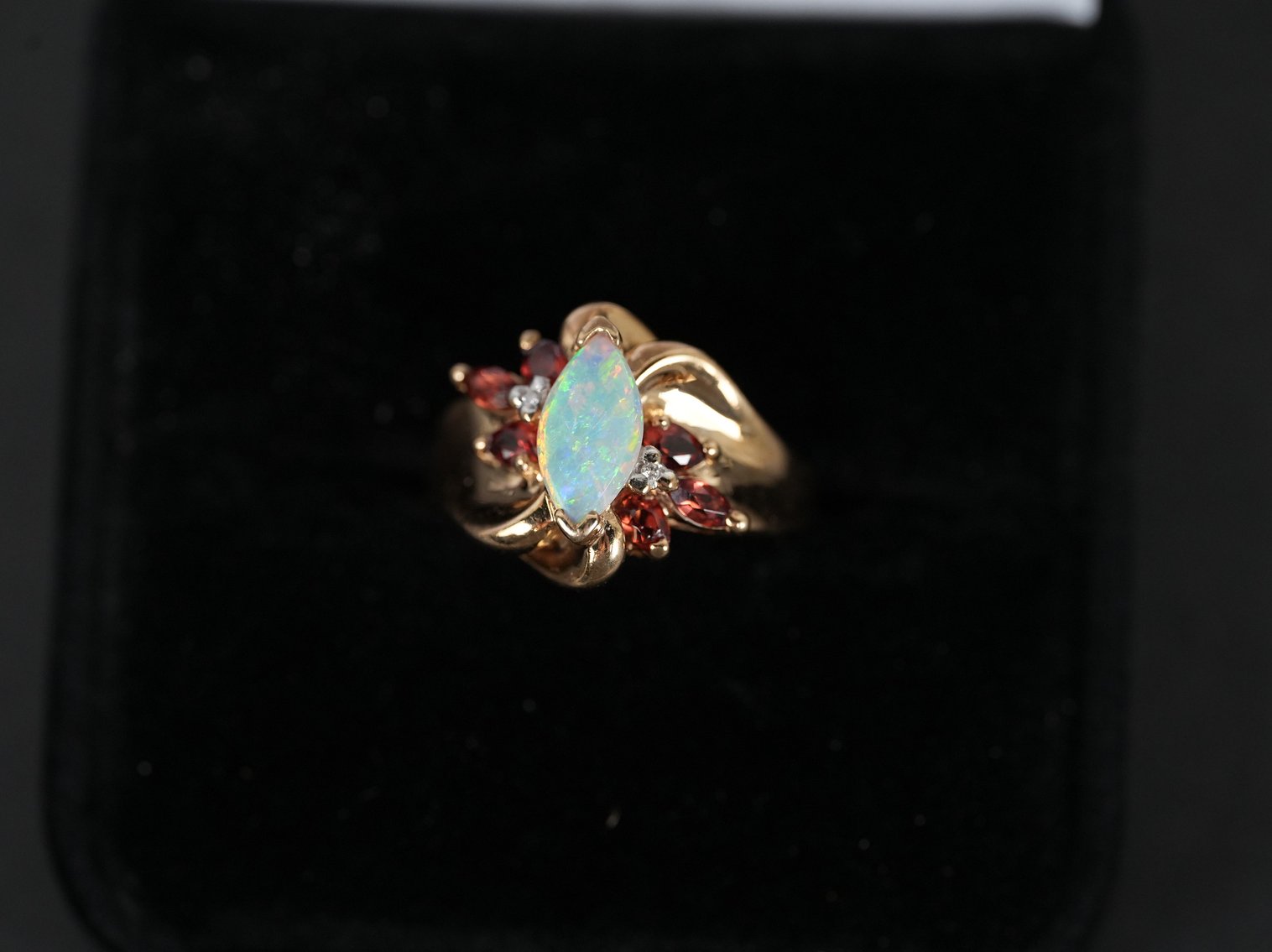 Image for Gold, Diamond and Pearl Jewelry, Artwork, Vintage Furniture, Home Decor, and More!