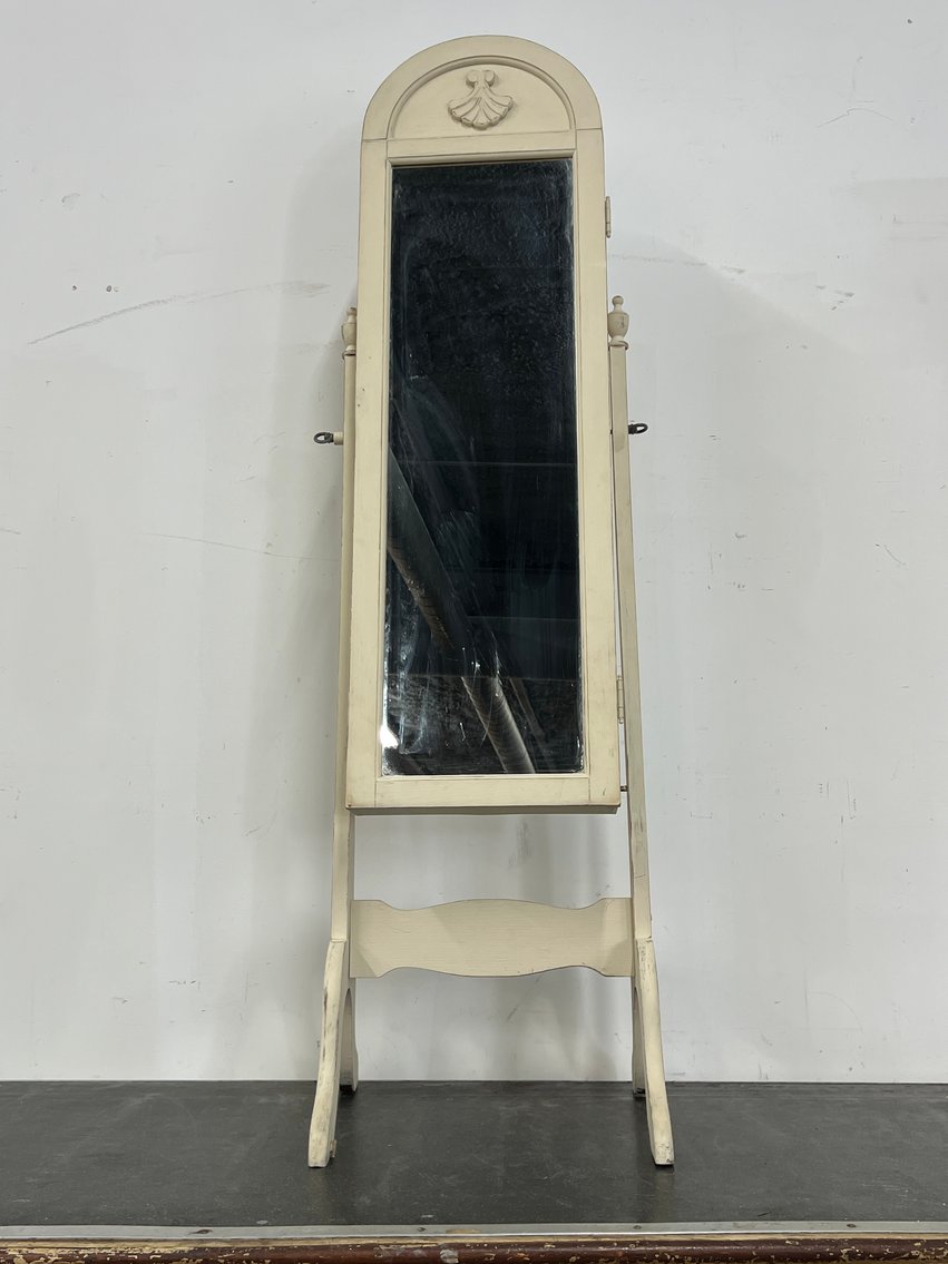 Image for February 2026 Gallery Auction Featuring Vintage Lighting, Fine Jewelry, Antiques, Artwork and More