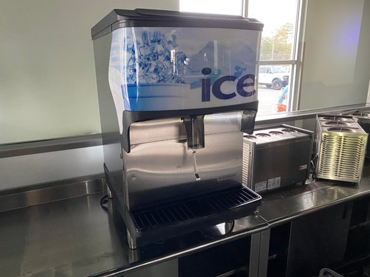 Image for Commercial Kitchen Closeout – High-Quality Beverage & Restaurant Equipment