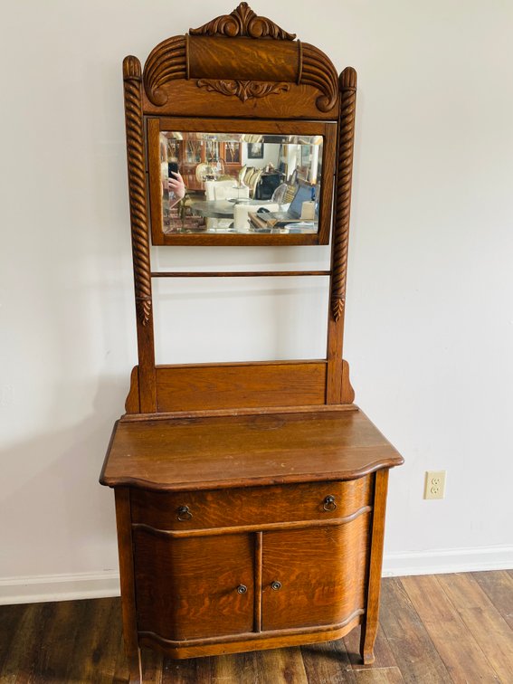 Image for July 2026 Gallery Auction Featuring Antique & Vintage Furniture, Art, Glassware, China, Jewelry & Decorative Accents