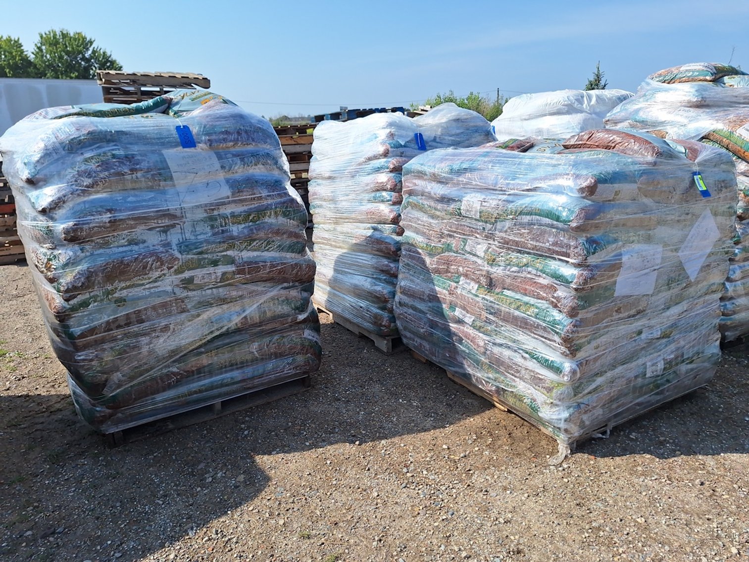 Image for Mulch: 75+ Pallets