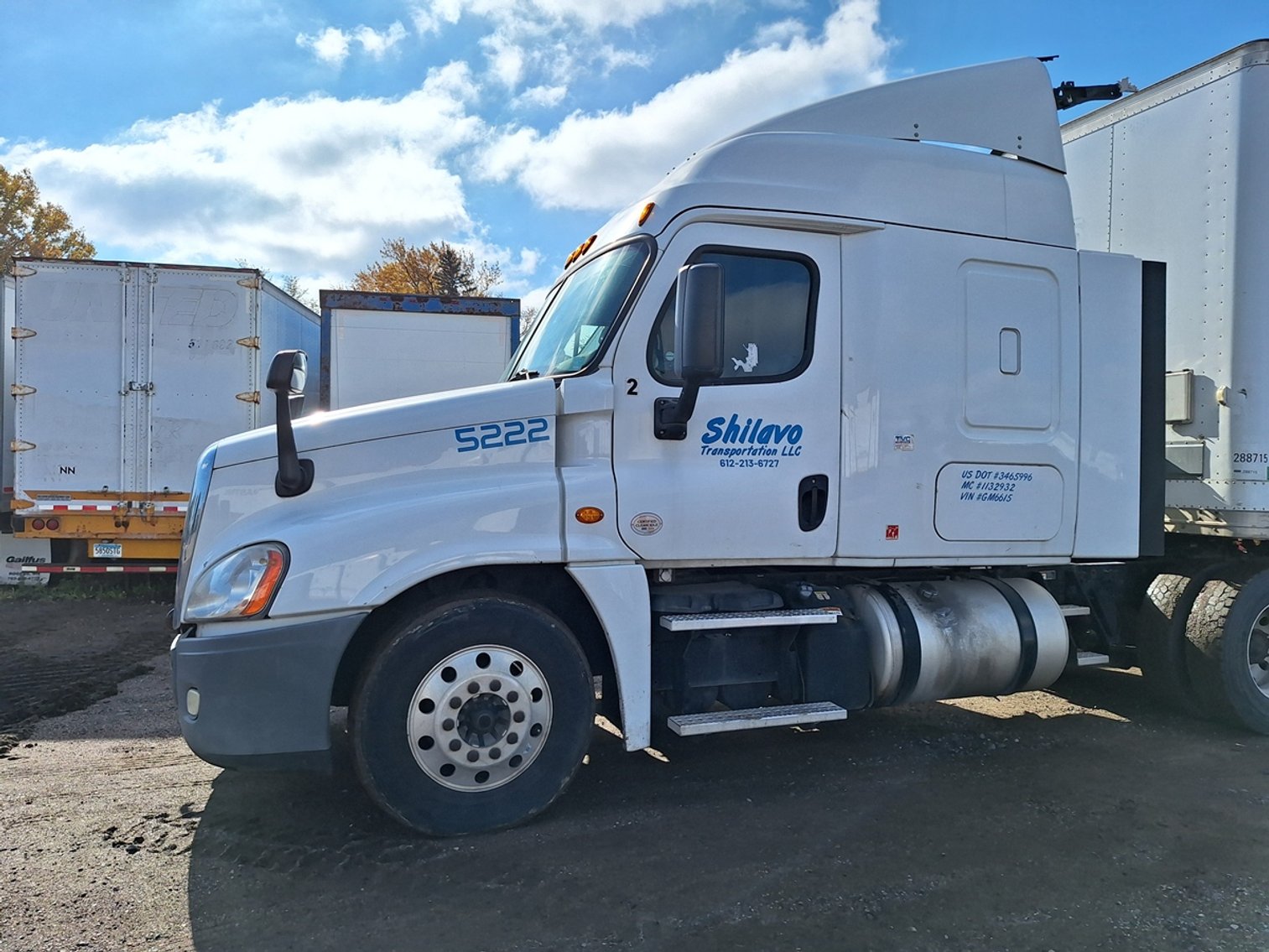 Image for 2015 Freightliner Semi & 2008 Wabash 53' Trailer