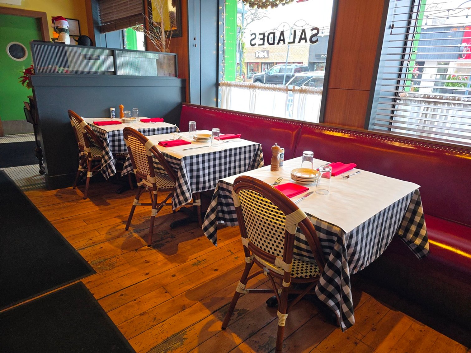 Image for Salut Bar Americain Decor & Furniture