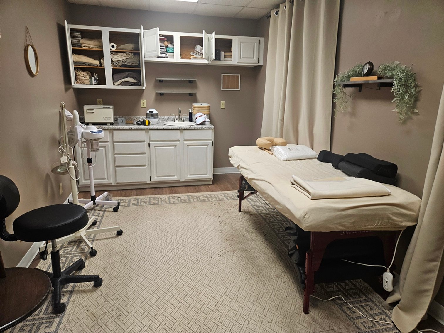 Image for Salon, Tanning & Boutique Liquidation