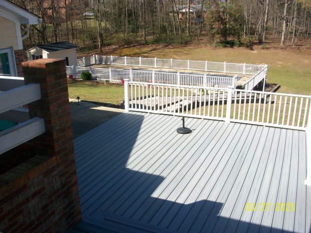 Image for REAL ESTATE - ONLINE & LIVE - A 2,315' HOUSE ON 1.4 +/- ACRES - LAWRENCEVILLE HILLS SUBDIVISION - 2015 STARCRAFT SUNCHASER PONTOON BOAT