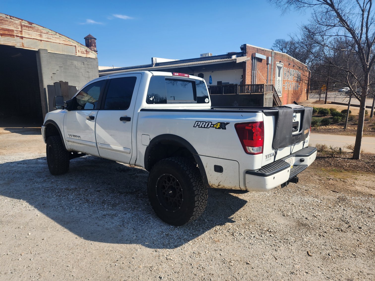 Image for Mercedes Sprinter and Nissan Titan