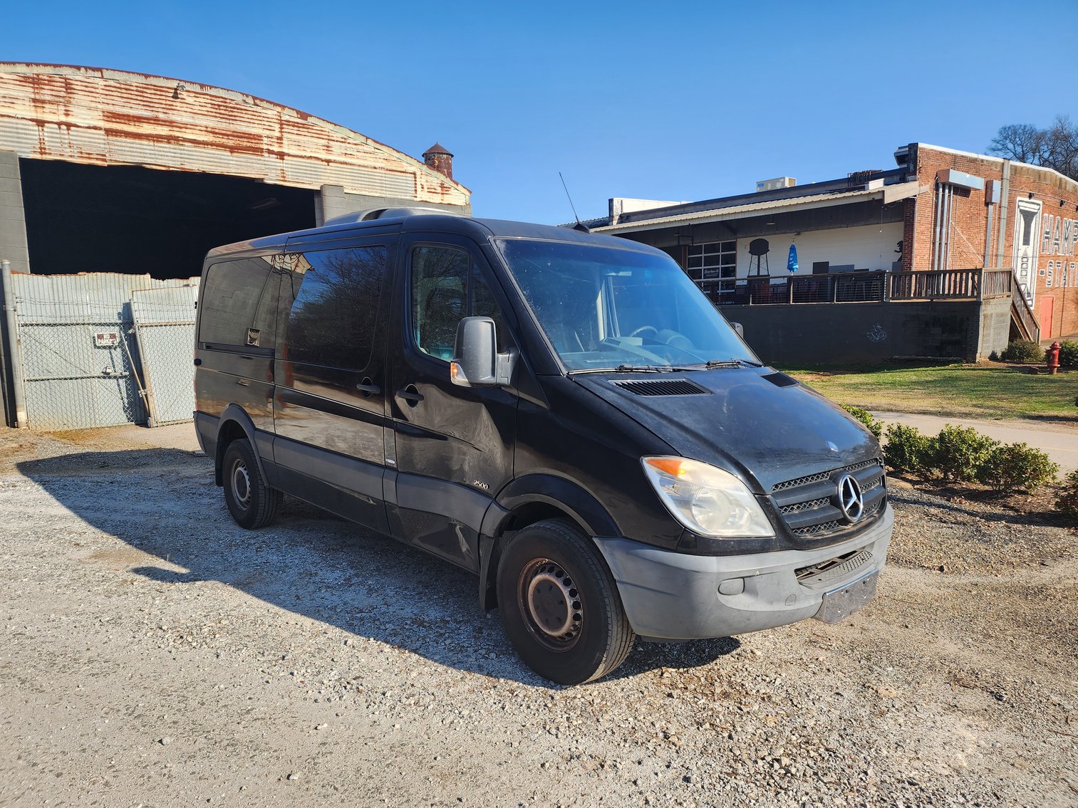 Image for Mercedes Sprinter and Nissan Titan