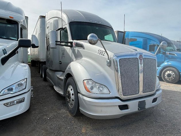 Image for Kenworth & Freightliner Trucks plus 53' Dry Van Trailer