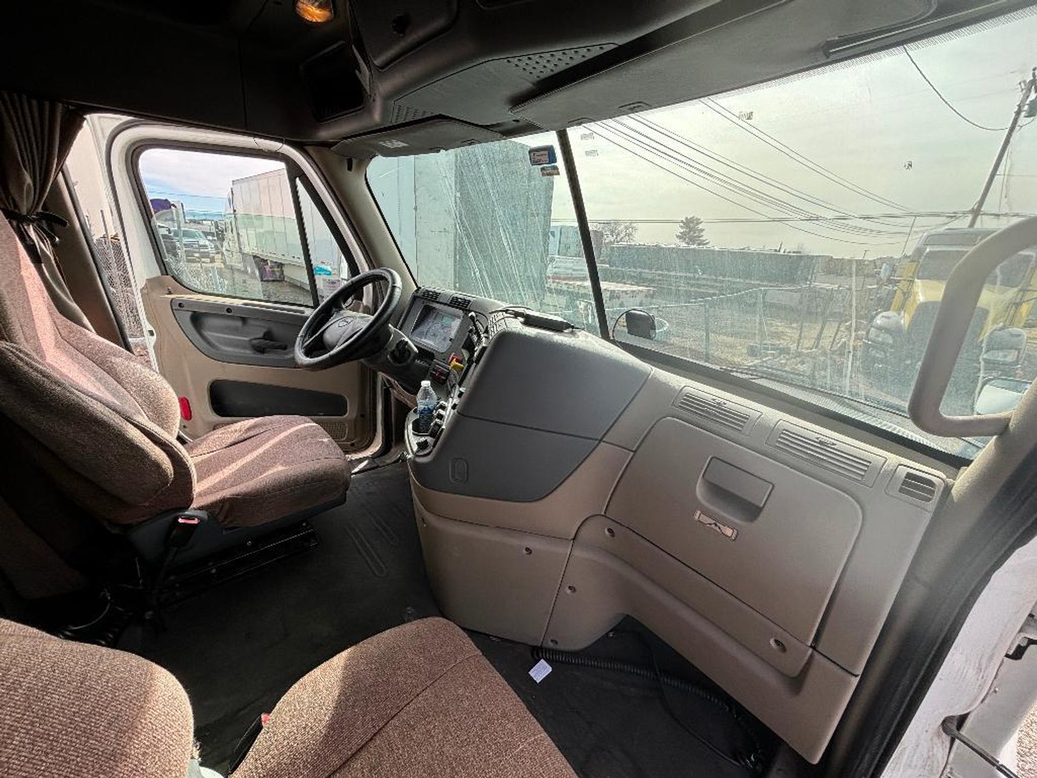Image for Kenworth & Freightliner Trucks plus 53' Dry Van Trailer