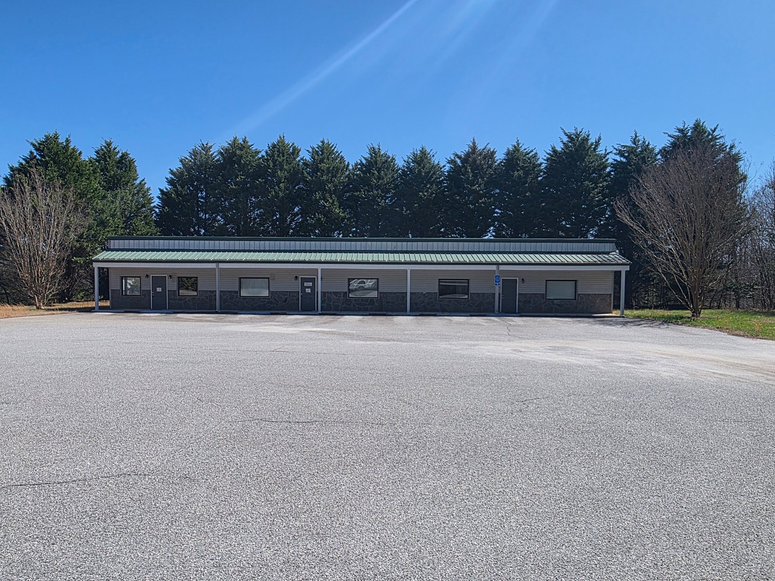 Image for Commercial Multi-Suite Office Building in Cornelia, GA