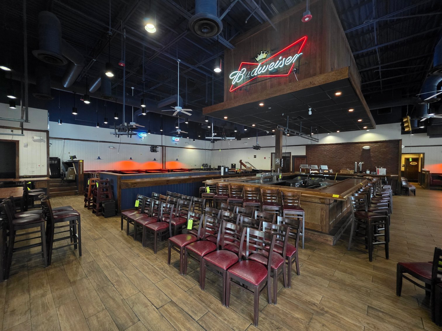 Image for Bank Ordered Auction of Wild Wing Cafe' in Snellville, GA