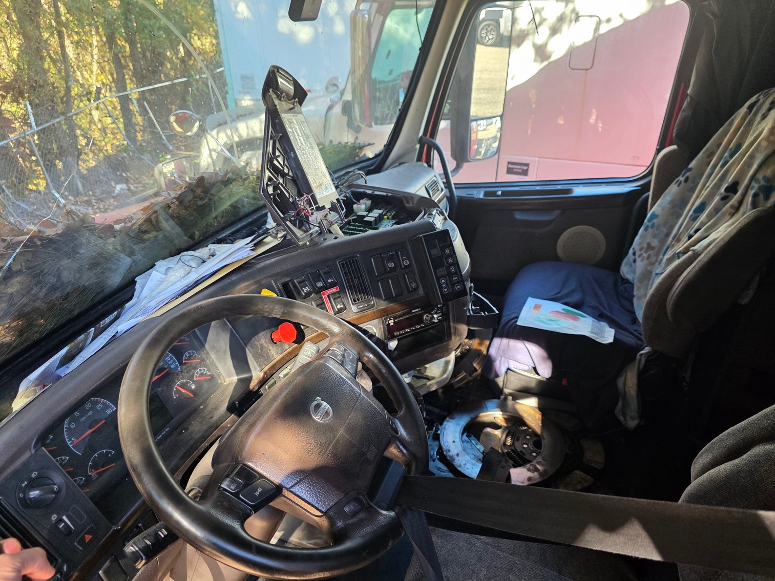 Image for Bank Owned Volvo Semi Trailer Sleeper Trucks