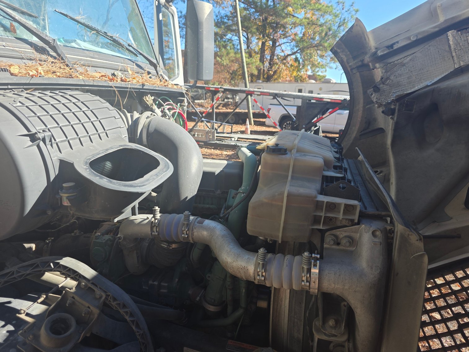 Image for Bank Owned Volvo Semi Trailer Sleeper Trucks