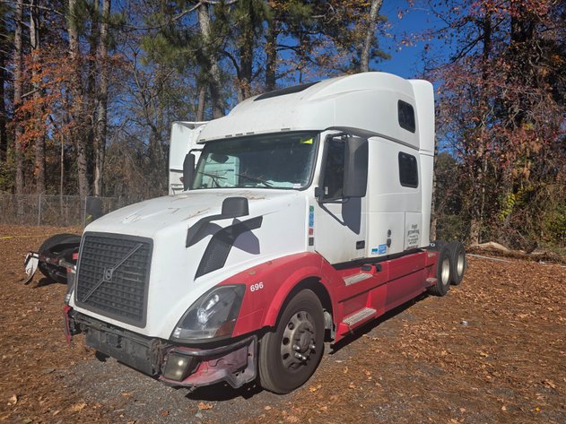 Image for Bank Owned Volvo Semi Trailer Sleeper Trucks