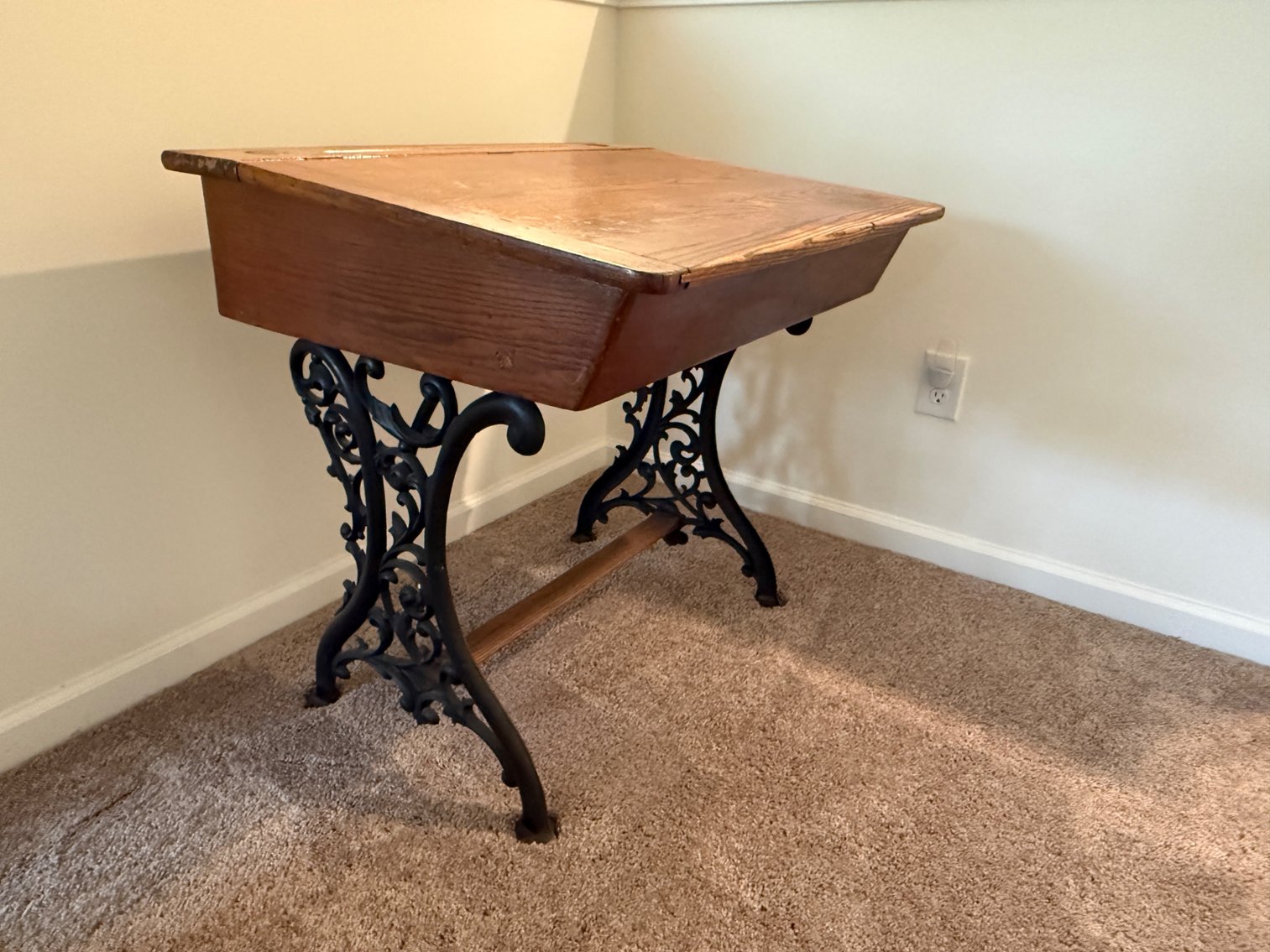 Image for 26-032 Spring Gallery Auction - Collectibles, Furniture and More