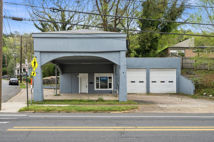 NO RESERVE DOWNTOWN HOT SPRINGS COMMERCIAL REAL ESTATE AUCTION – HOT SPRINGS, AR