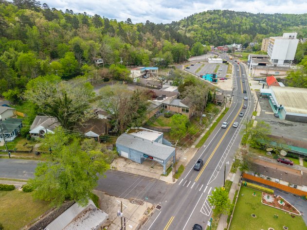 NO RESERVE DOWNTOWN HOT SPRINGS COMMERCIAL REAL ESTATE AUCTION – HOT SPRINGS, AR