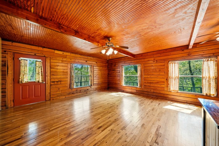 ONLINE ONLY CABIN & 35± ACRE LAND AUCTION – MOUNTAIN VIEW, AR