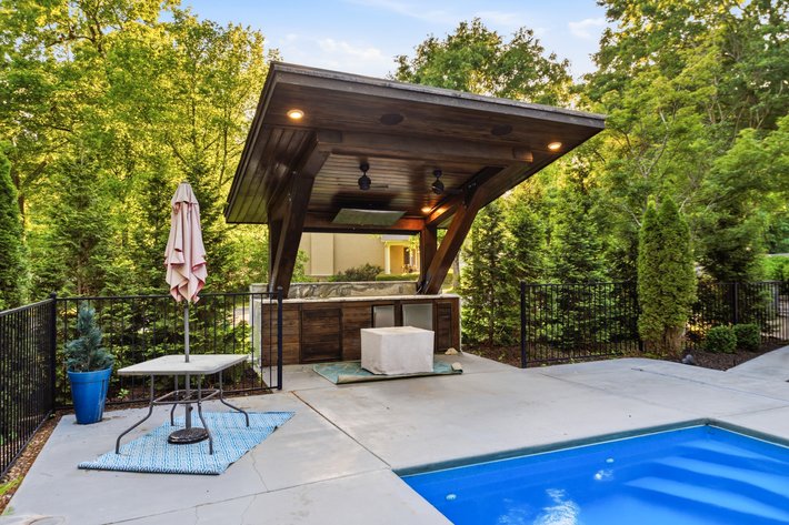 LOTUS VALLEY REAL ESTATE AUCTION – HOT SPRINGS, AR