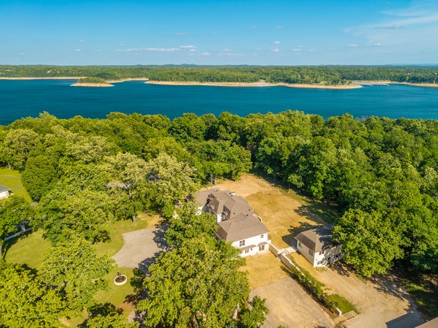 NO RESERVE WHITEBROOKE LUXURY HOME AUCTION – BULL SHOALS, AR
