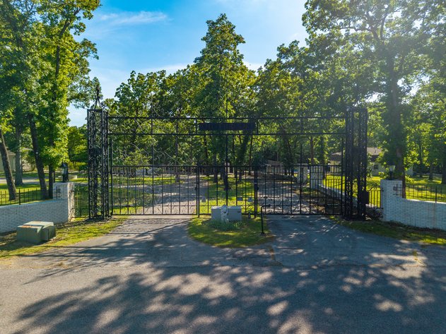 NO RESERVE WHITEBROOKE LUXURY HOME AUCTION – BULL SHOALS, AR