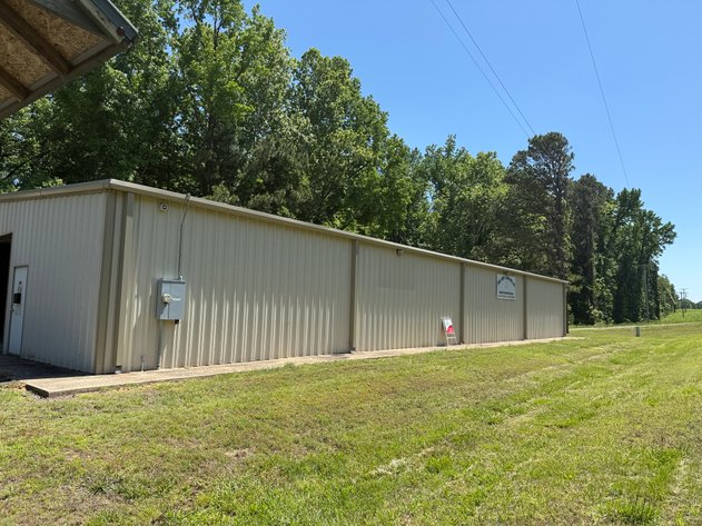 NO RESERVE COMMERCIAL BUILDING AUCTION – DARDANELLE, AR