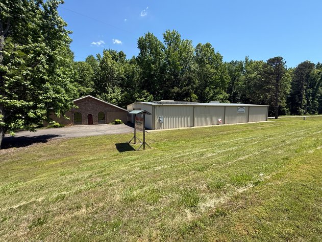 NO RESERVE COMMERCIAL BUILDING AUCTION – DARDANELLE, AR