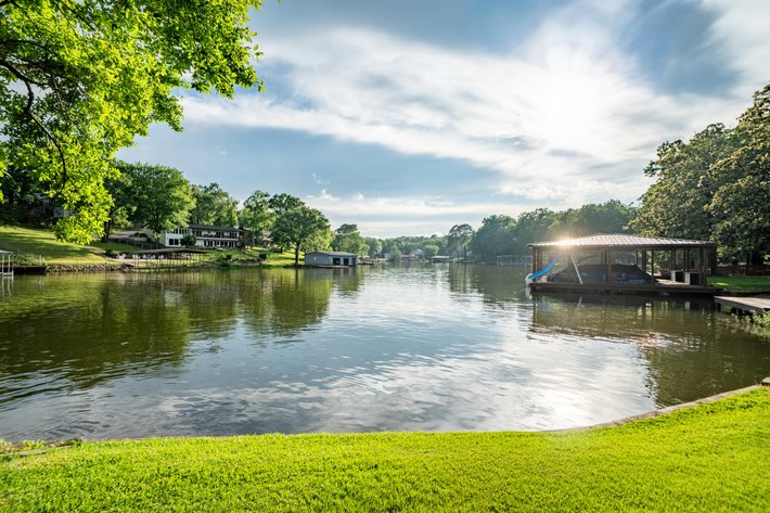 LAKE HAMILTON NO RESERVE HOME AUCTION - HOT SPRINGS, AR