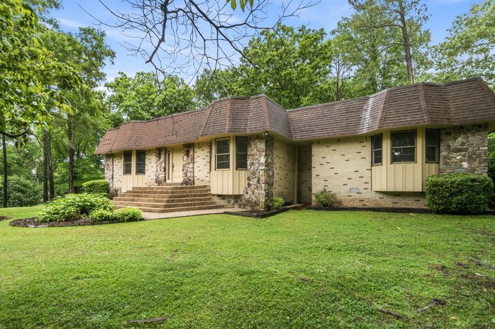 DEANWOOD HEIGHTS HOME AUCTION – HOT SPRINGS, AR