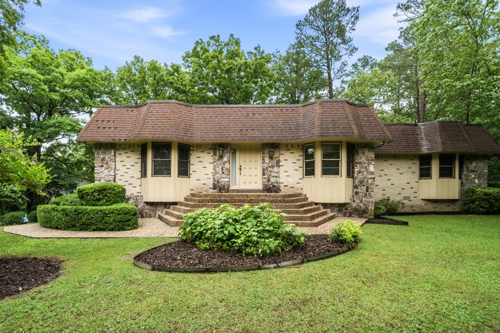 DEANWOOD HEIGHTS HOME AUCTION – HOT SPRINGS, AR