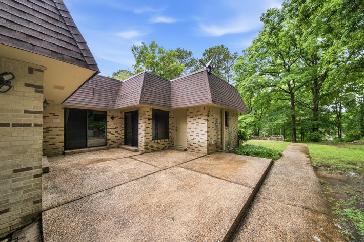 DEANWOOD HEIGHTS HOME AUCTION – HOT SPRINGS, AR