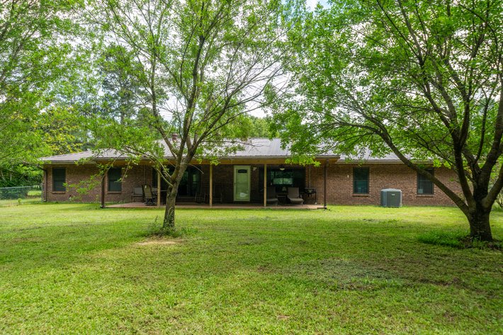 5± ACRE OUACHITA COUNTY ESTATE AUCTION – CAMDEN, AR