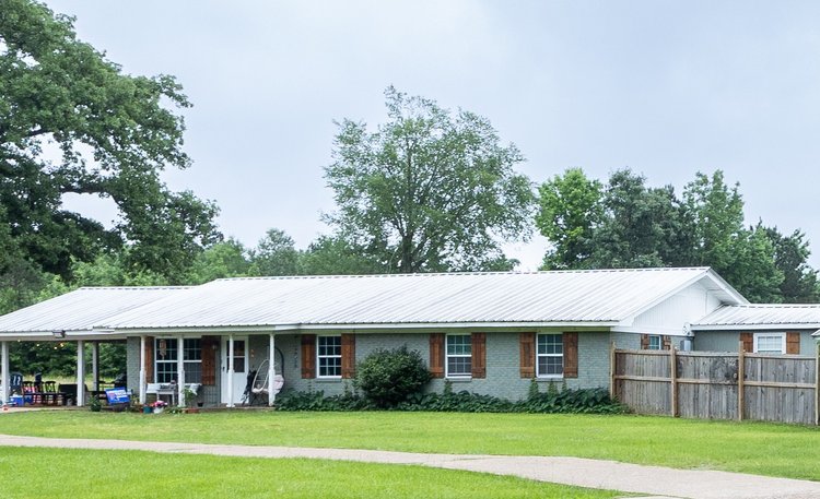NO RESERVE 10± ACRE HOME, CHURCH & LAND AUCTION – MAGNOLIA, AR
