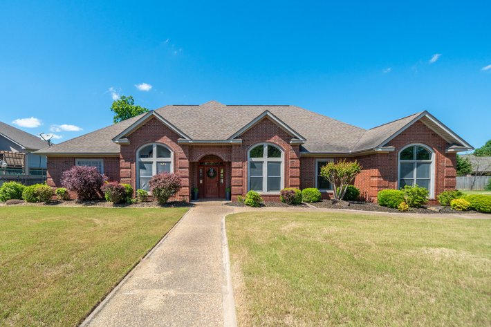 QUAIL RIDGE NO RESERVE HOME AUCTION – HOT SPRINGS, AR