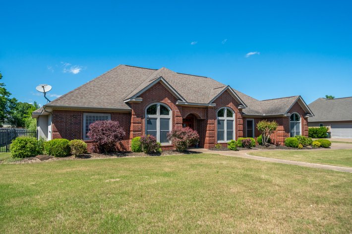 QUAIL RIDGE NO RESERVE HOME AUCTION – HOT SPRINGS, AR