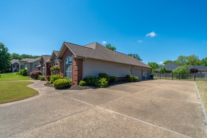 QUAIL RIDGE NO RESERVE HOME AUCTION – HOT SPRINGS, AR