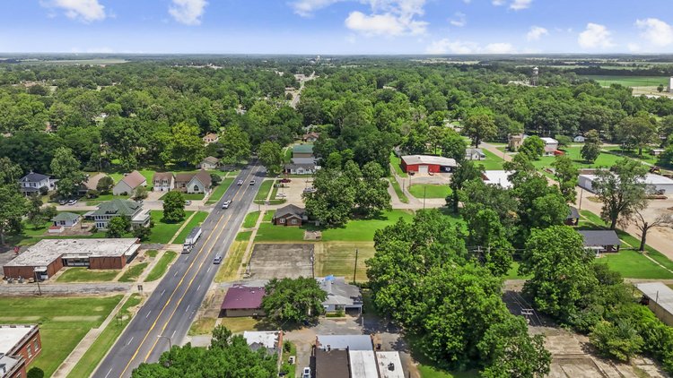 ONLINE ONLY NO RESERVE DENTAL OFFICE, HOME & LOT AUCTION | BRINKLEY, ARKANSAS