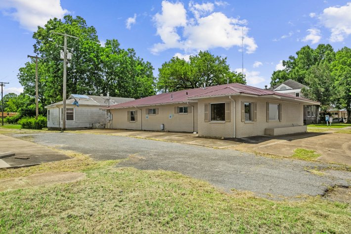 ONLINE ONLY NO RESERVE DENTAL OFFICE, HOME & LOT AUCTION | BRINKLEY, ARKANSAS