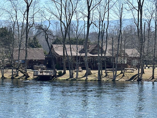 1448 HICKORY TREE ROAD     BRISTOL, TN 37620