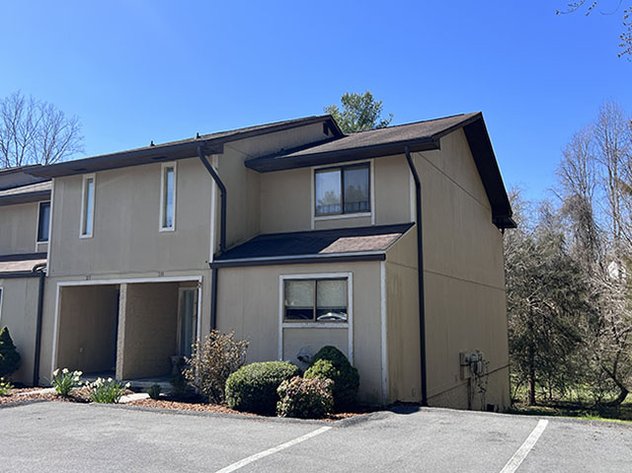 605 REDSTONE DRIVE  NORTHBROOK CONDO - UNIT 28  BRISTOL, TN 37620