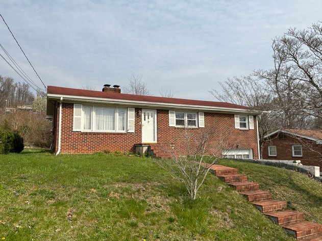 2129 WESTFIELD STREET  BRISTOL, VA 24201