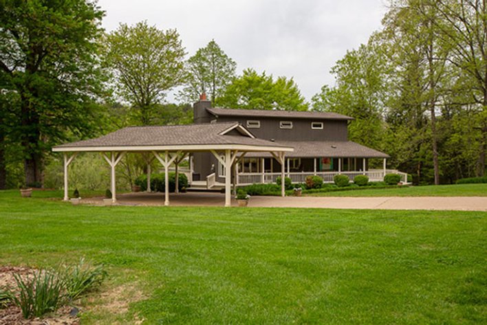 4952 WEAVER PIKE     BLUFF CITY, TN 37618