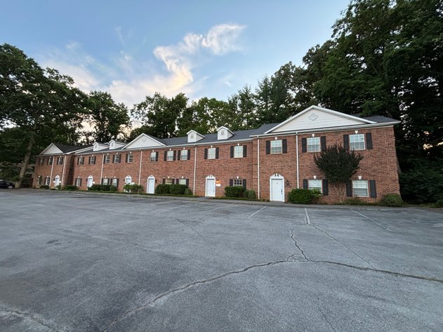 902 SUNSET DRIVE  JOHNSON CITY, TN 37604