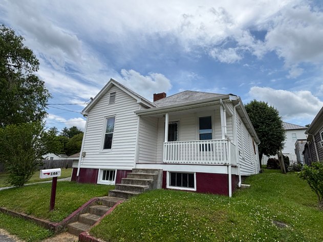 146 CADES ALLEY  BRISTOL, VA 24201