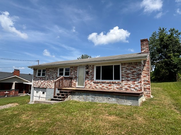 2425 CATHERINE STREET  BRISTOL, VA 24201