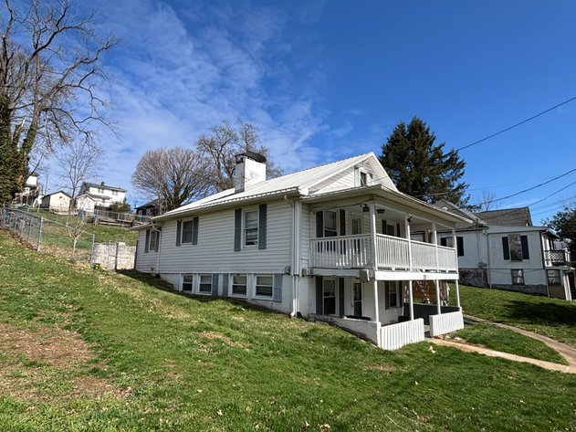 1210 VERMONT AVENUE BRISTOL, VA 24201