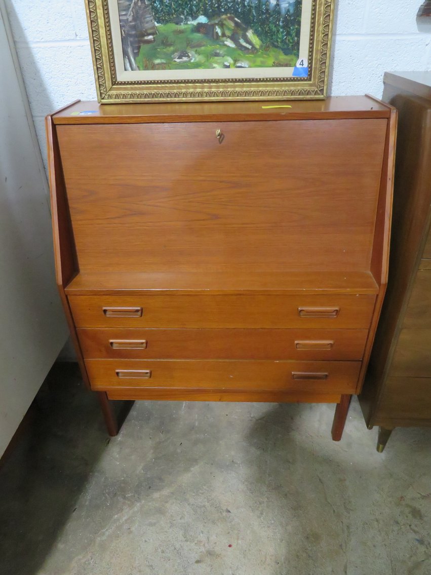 Image for September 3rd Antique and Collectible Sale!