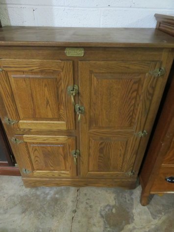 Image for Great Mid-Week Antique and Collectible Sale!